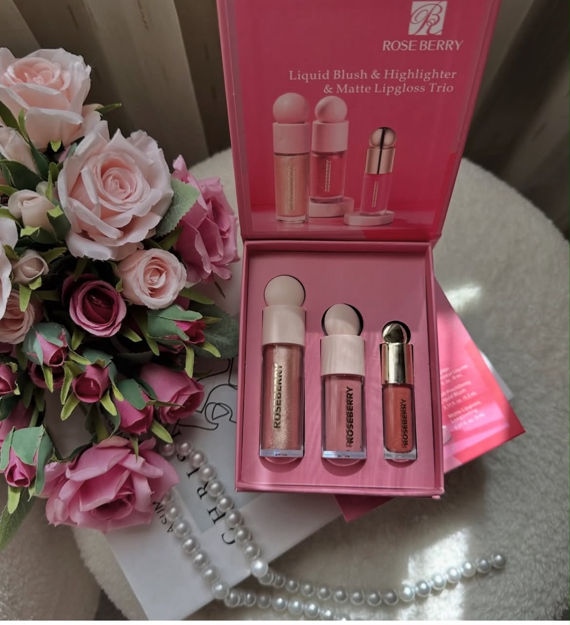 Coffret make up : Liquide blush - highlighter- lip blush